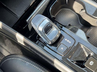 2023 Volvo XC40 B5 Plus Dark Theme