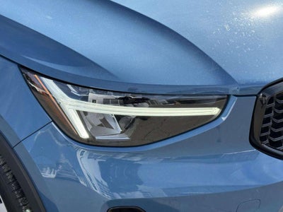 2023 Volvo XC40 B5 Plus Dark Theme