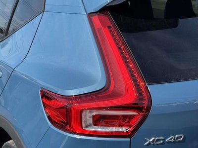 2023 Volvo XC40 B5 Plus Dark Theme