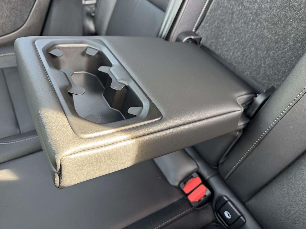 2023 Volvo XC40 B5 Plus Dark Theme