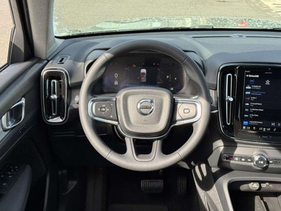 2023 Volvo XC40 B5 Plus Dark Theme