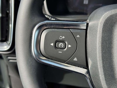 2023 Volvo XC40 B5 Plus Dark Theme