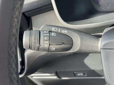 2023 Volvo XC40 B5 Plus Dark Theme