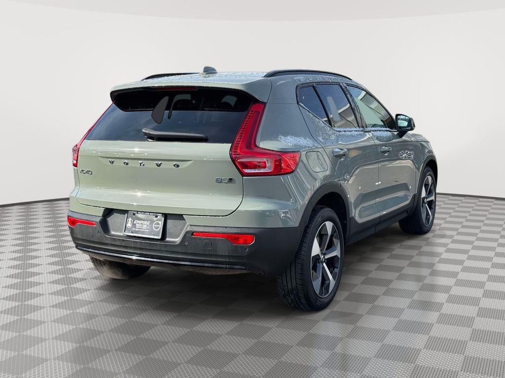 2023 Volvo XC40 B5 Plus Dark Theme
