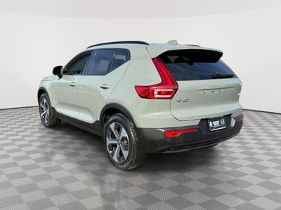 2023 Volvo XC40 B5 Plus Dark Theme