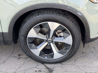 2023 Volvo XC40 B5 Plus Dark Theme