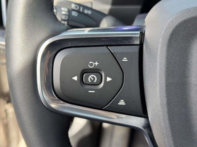2023 Volvo XC40 B5 Plus Dark Theme