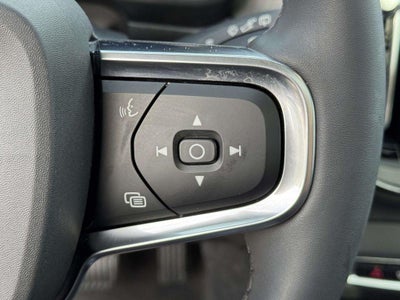 2023 Volvo XC40 B5 Plus Dark Theme