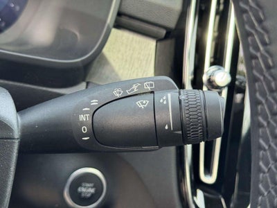 2023 Volvo XC40 B5 Plus Dark Theme