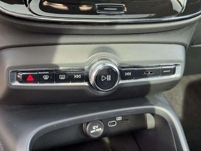 2023 Volvo XC40 B5 Plus Dark Theme