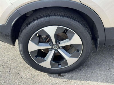 2023 Volvo XC40 B5 Plus Dark Theme