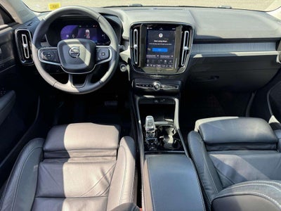 2023 Volvo XC40 B5 Plus Dark Theme