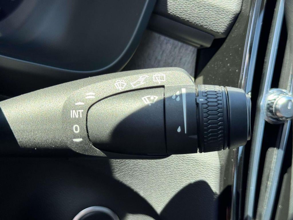 2023 Volvo XC40 B5 Plus Dark Theme