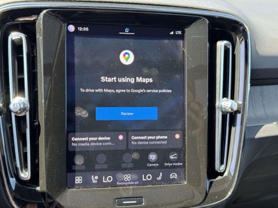 2023 Volvo XC40 B5 Plus Dark Theme