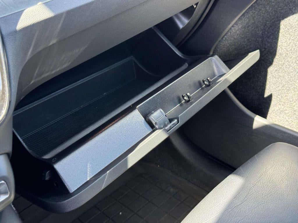 2023 Volvo XC40 B5 Plus Dark Theme