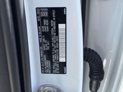 2023 Volvo XC40 B5 Ultimate Dark Theme