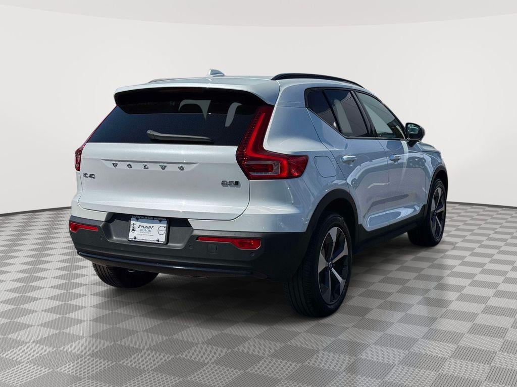 2023 Volvo XC40 B5 Ultimate Dark Theme