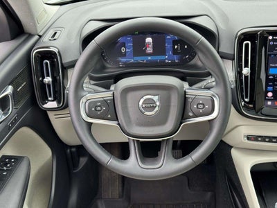 2023 Volvo XC40 B5 Ultimate Dark Theme