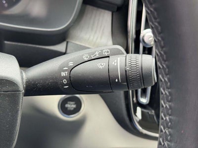 2023 Volvo XC40 B5 Ultimate Dark Theme