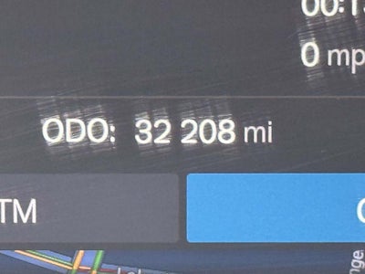 2023 Volvo XC40 B5 Ultimate Dark Theme