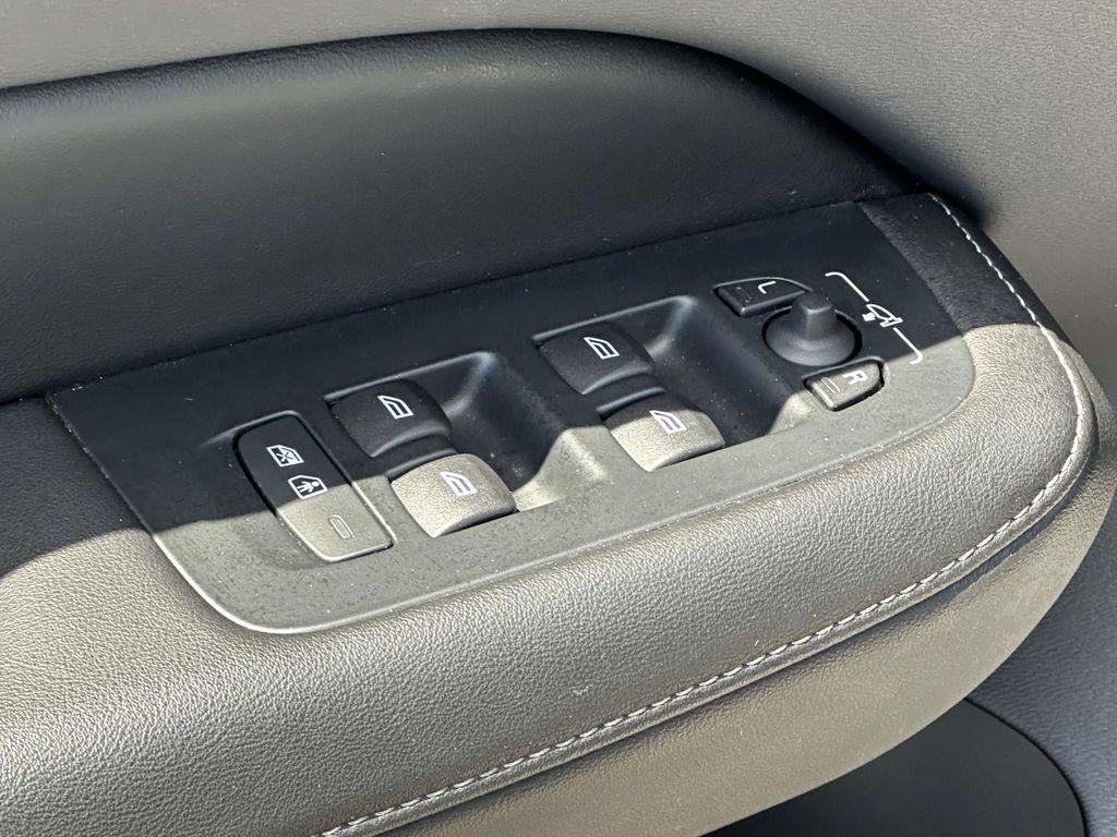 2024 Volvo V60 Cross Country B5 Ultimate