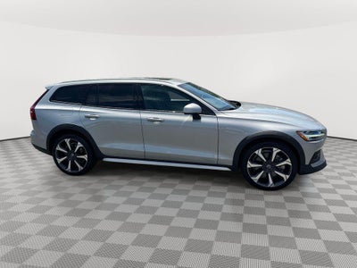 2024 Volvo V60 Cross Country B5 Ultimate