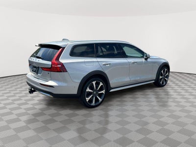 2024 Volvo V60 Cross Country B5 Ultimate