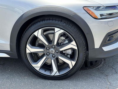 2024 Volvo V60 Cross Country B5 Ultimate