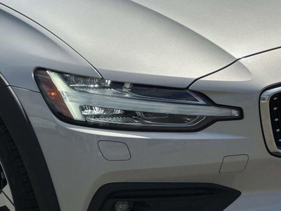 2024 Volvo V60 Cross Country B5 Ultimate