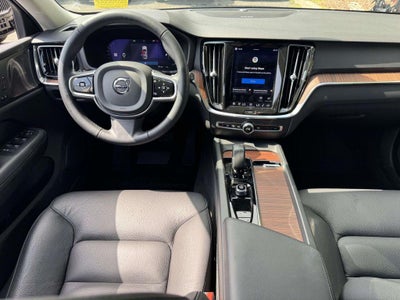 2024 Volvo V60 Cross Country B5 Plus
