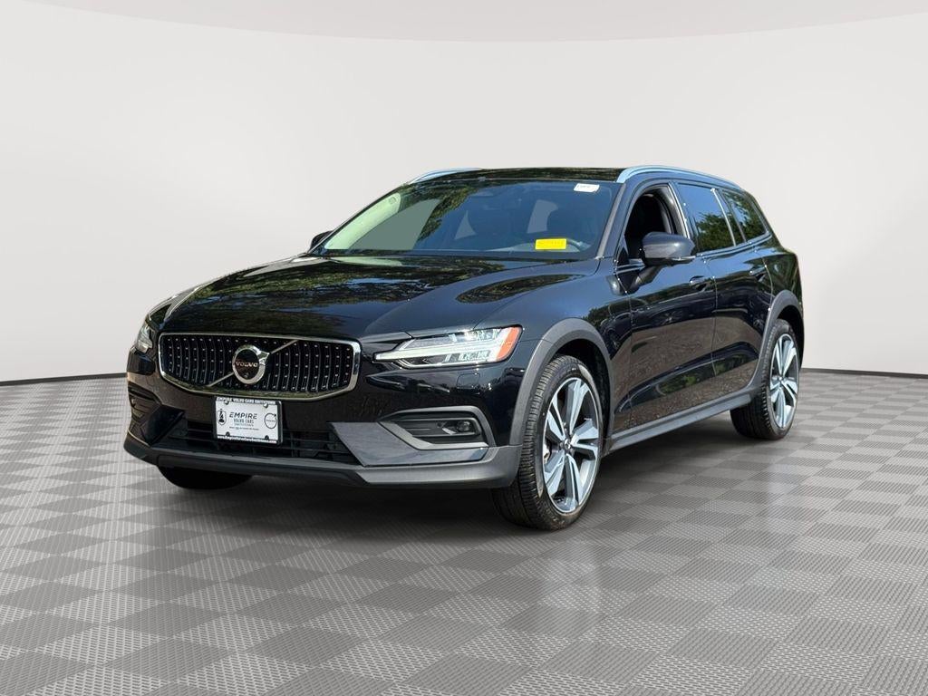 2024 Volvo V60 Cross Country B5 Plus
