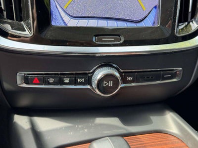 2024 Volvo V60 Cross Country B5 Plus