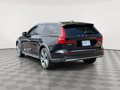 2024 Volvo V60 Cross Country B5 Plus