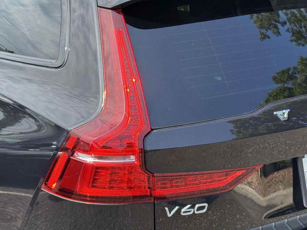 2024 Volvo V60 Cross Country B5 Plus
