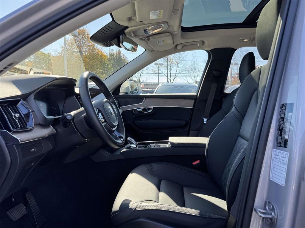 2025 Volvo XC90 B5 Plus 7-Seater