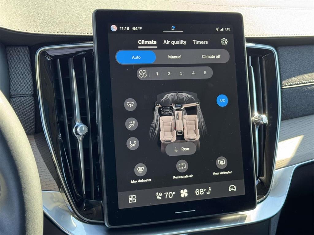 2025 Volvo XC90 B5 Plus 7-Seater