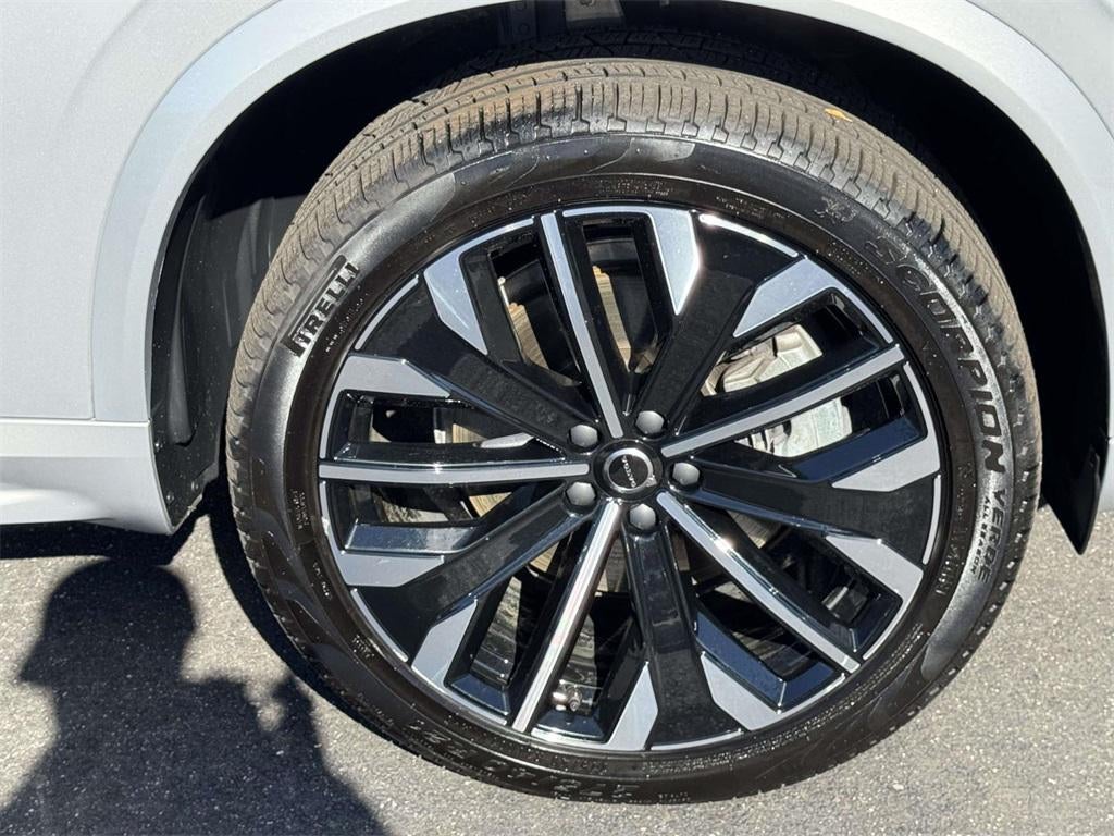 2025 Volvo XC90 B5 Plus 7-Seater