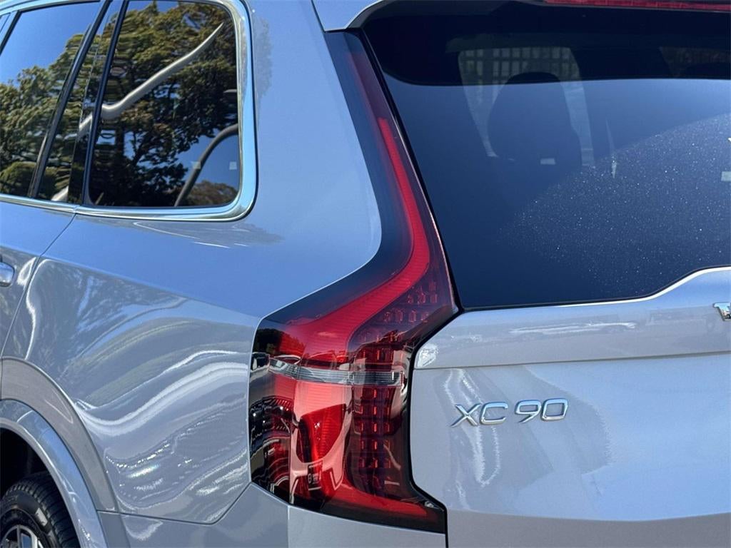 2025 Volvo XC90 B5 Plus 7-Seater
