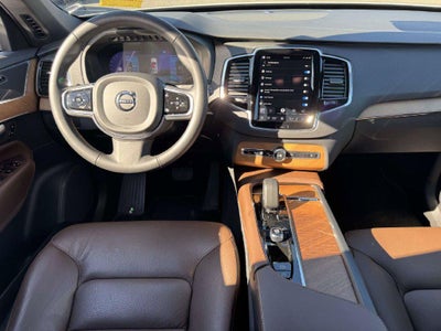 2025 Volvo XC90 B5 Plus