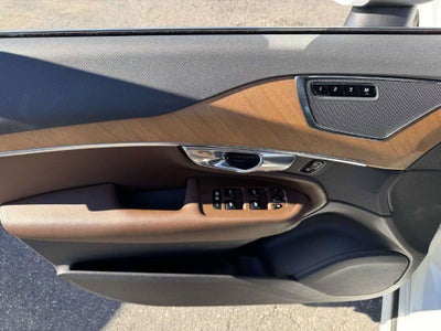 2025 Volvo XC90 B5 Plus