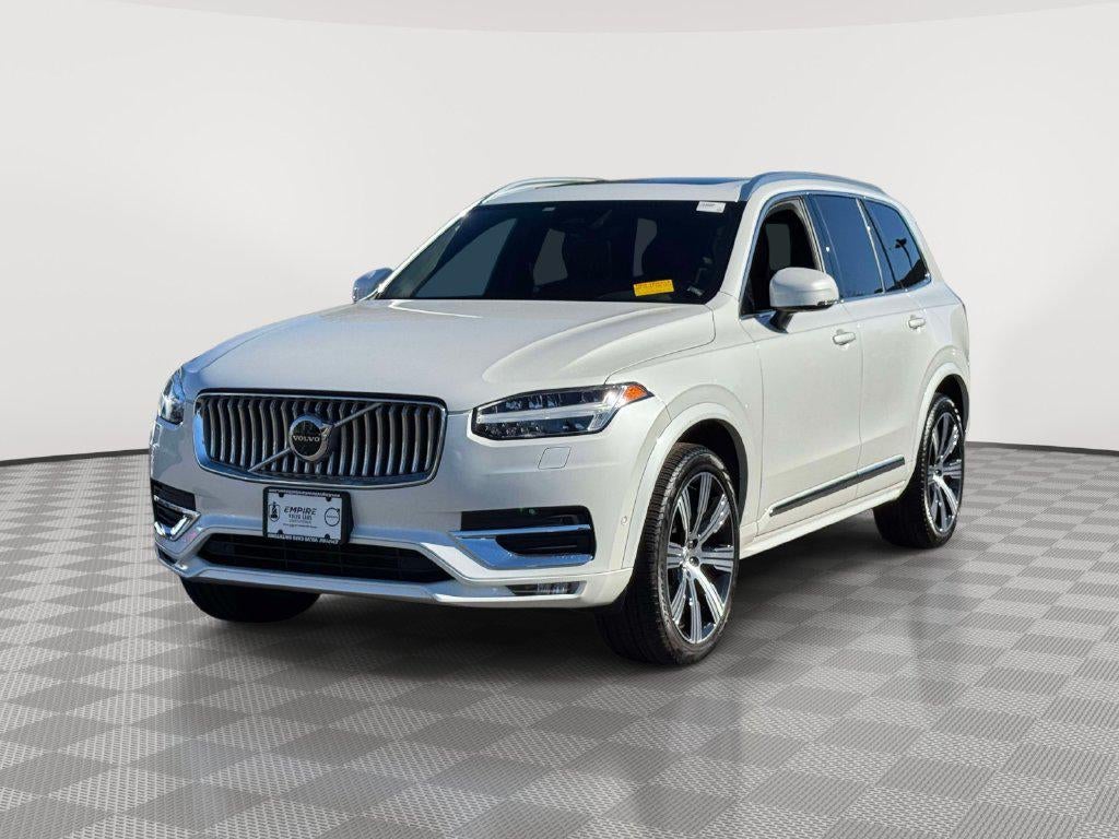 2025 Volvo XC90 B5 Plus