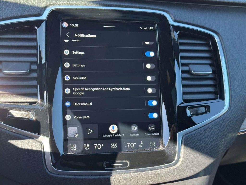 2025 Volvo XC90 B5 Plus