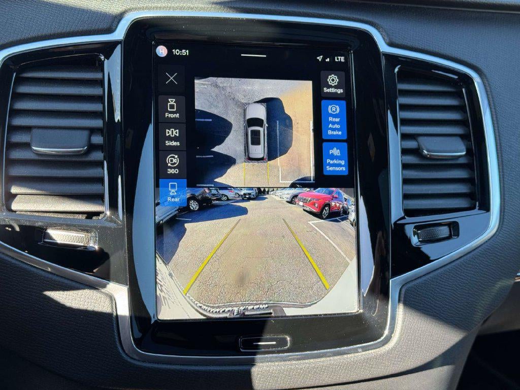 2025 Volvo XC90 B5 Plus