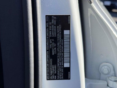 2025 Volvo XC90 B5 Plus