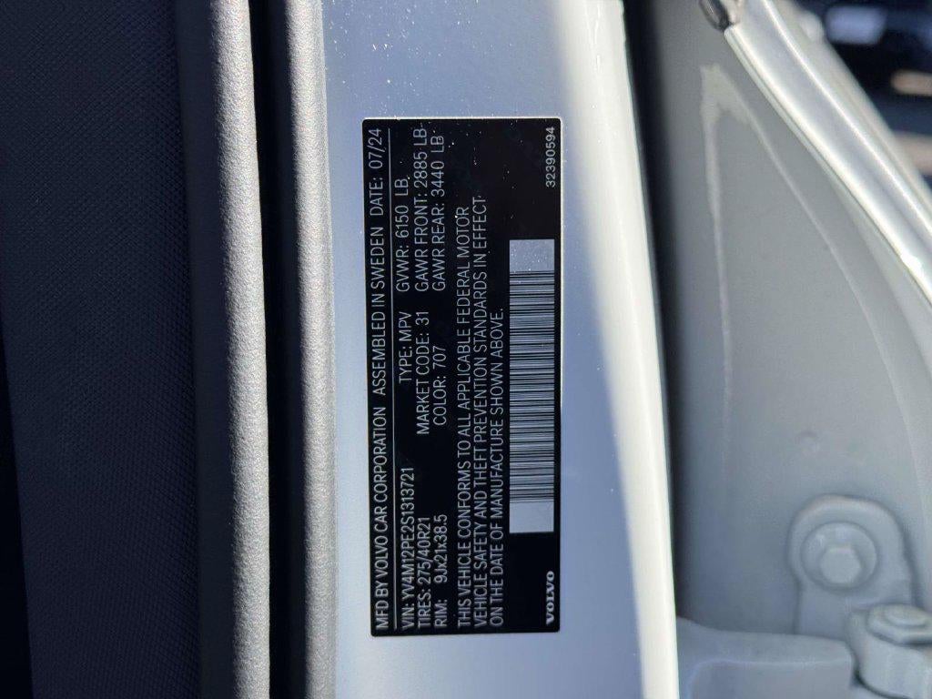 2025 Volvo XC90 B5 Plus
