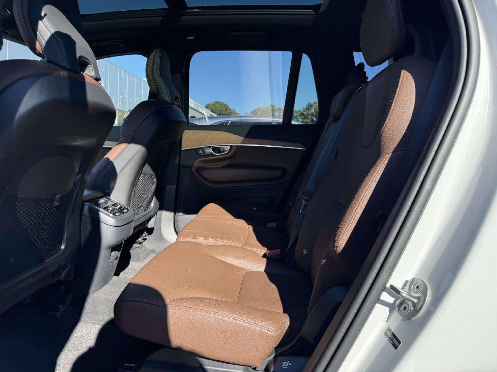 2025 Volvo XC90 B5 Plus