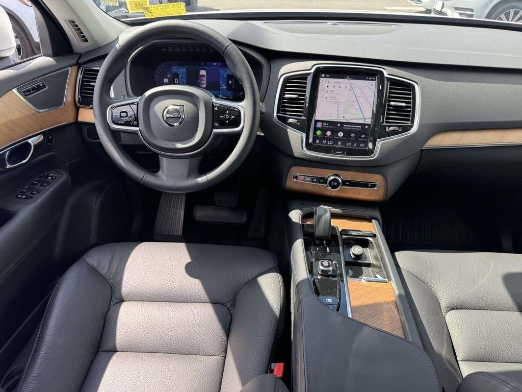 2025 Volvo XC90 B5 Plus