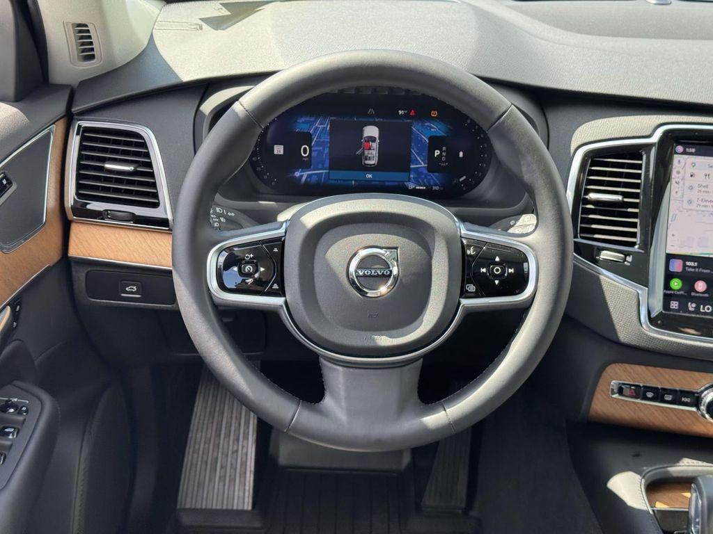 2025 Volvo XC90 B5 Plus