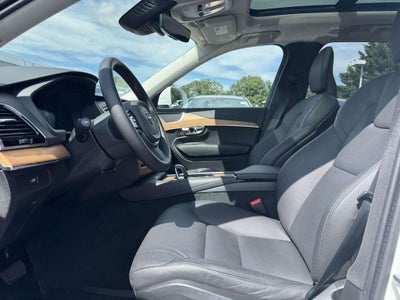 2025 Volvo XC90 B5 Plus