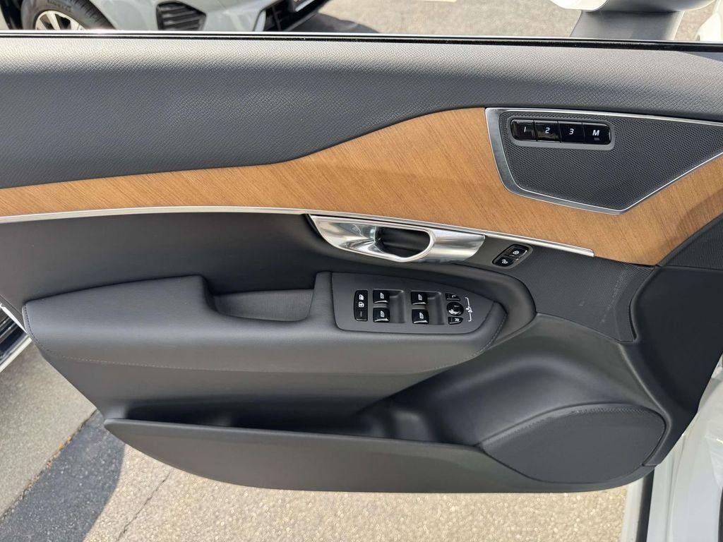 2025 Volvo XC90 B5 Plus